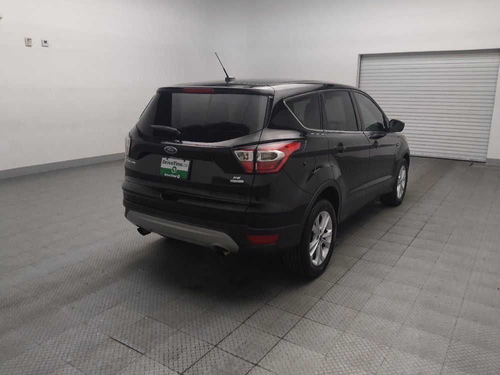 Used 2017 Ford Escape SE FWD image 9