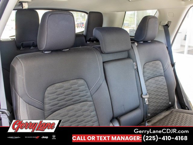 Used 2025 Nissan Pathfinder SV FWD image 17