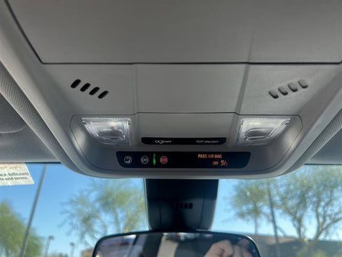 Used 2024 Chevrolet Equinox LT image 38