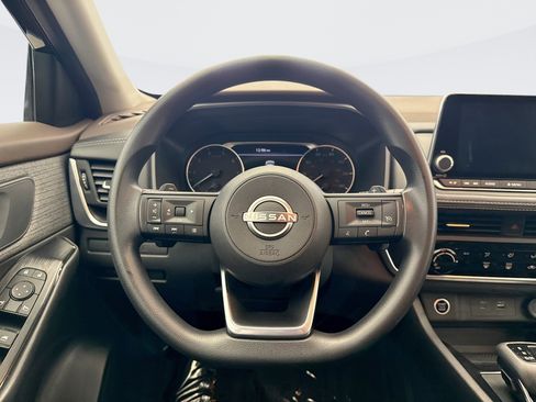 Used 2023 Nissan Rogue S image 12