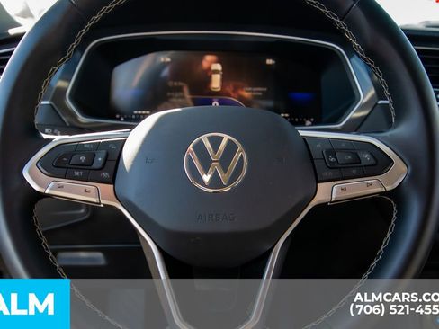 Used 2024 Volkswagen Tiguan SE image 16