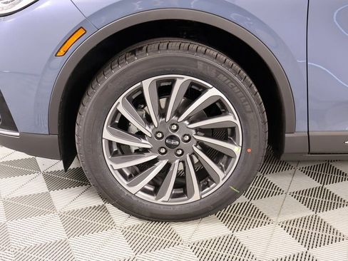 New 2026 Lincoln Corsair Reserve image 18