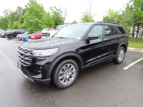 New 2026 Ford Explorer Active w/ Active Comfort Package AWD/4WD image 3