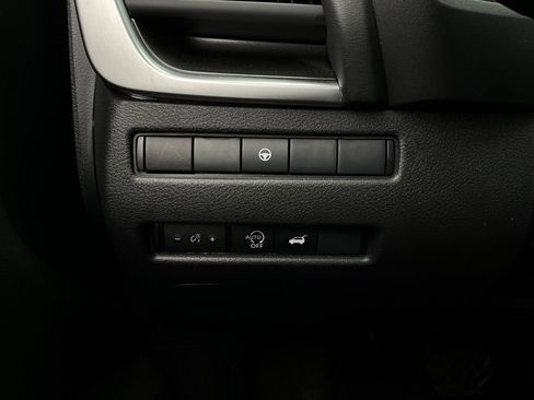 Used 2025 Nissan Rogue SV image 22