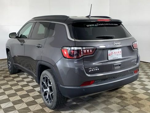 Used 2024 Jeep Compass Limited AWD/4WD image 10
