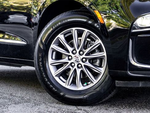 Used 2024 Buick Enclave Premium image 2