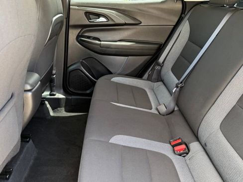 Used 2025 Chevrolet TrailBlazer LT image 30