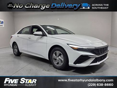 New 2026 Hyundai Elantra SE FWD image 1