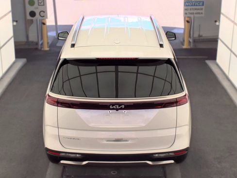 Used 2024 Kia Carnival SX FWD image 5