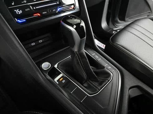 Used 2023 Volkswagen Tiguan SE R-Line image 28