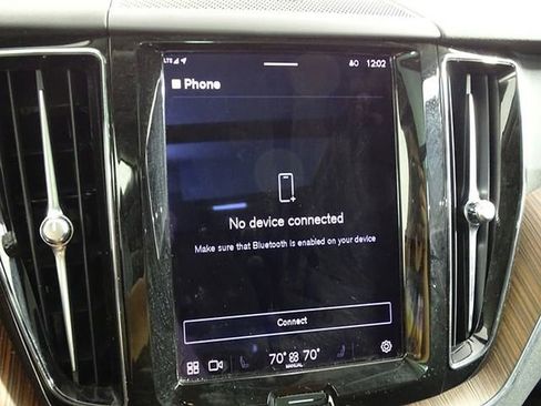 Used 2023 Volvo XC60 B5 Plus image 42