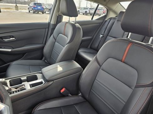 Used 2025 Nissan Sentra SR w/ SR Premium Package image 13