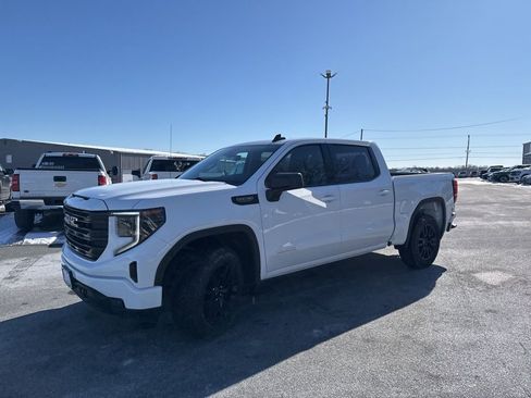 Used 2025 GMC Sierra 1500 Elevation image 3