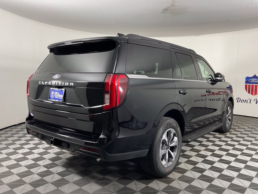 New 2027 Ford Expedition Active RWD image 3