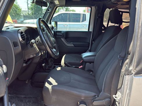 Used 2017 Jeep Wrangler Sport AWD/4WD image 9