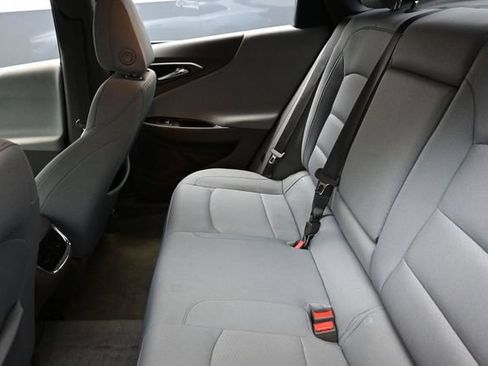 Used 2017 Chevrolet Malibu LT FWD image 22