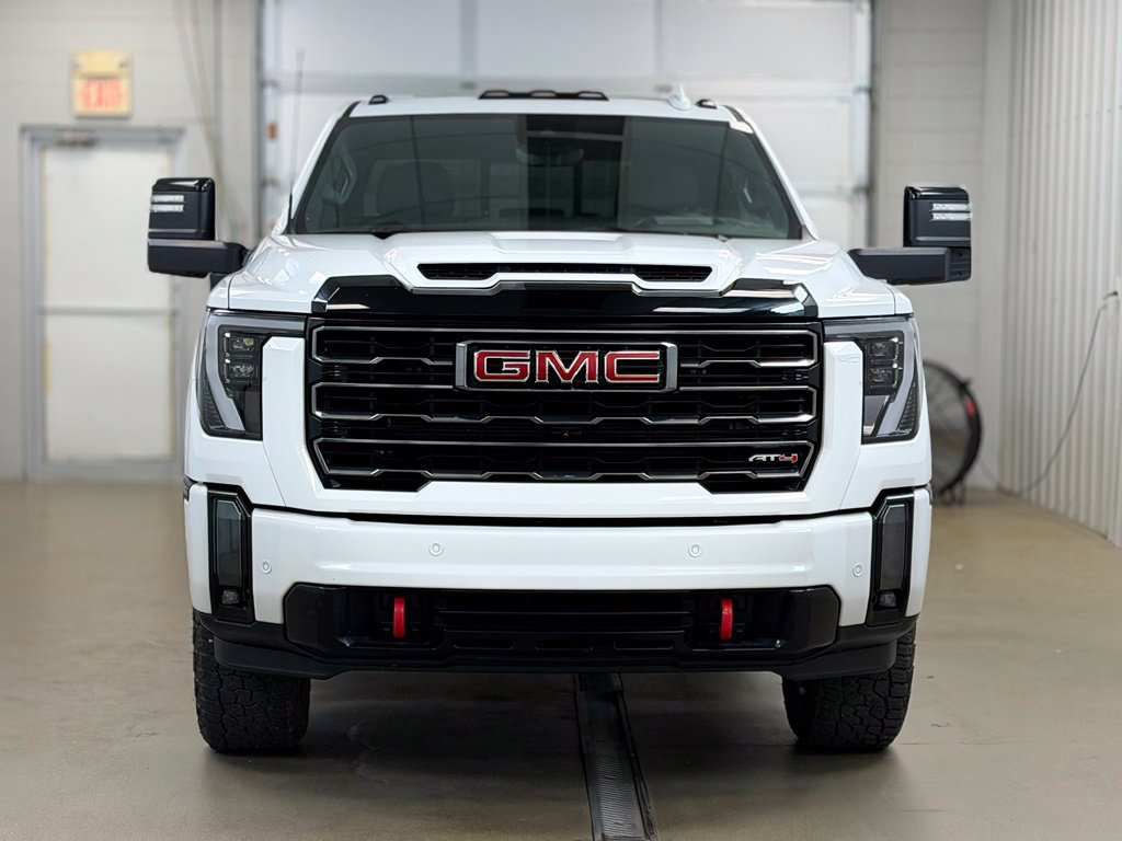 Used 2024 GMC Sierra 2500 AT4 w/ AT4 Premium Plus Package AWD/4WD image 2