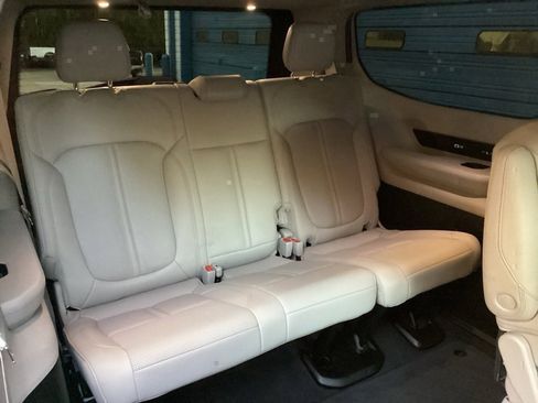 Used 2022 Jeep Wagoneer Series II w/ Premium Group I image 45