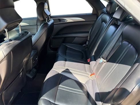 Used 2019 Lincoln MKZ Premiere image 11