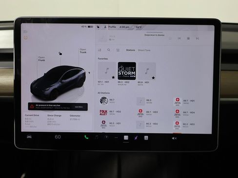 Used 2022 Tesla Model Y Long Range image 43