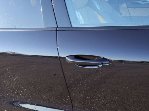 New 2026 Porsche Macan image 16