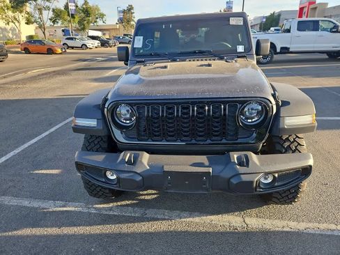 Used 2025 Jeep Wrangler Unlimited Sport AWD/4WD image 2