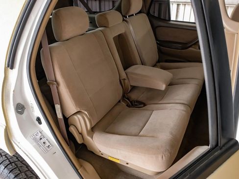 Used 2004 Toyota Sequoia SR5 image 32