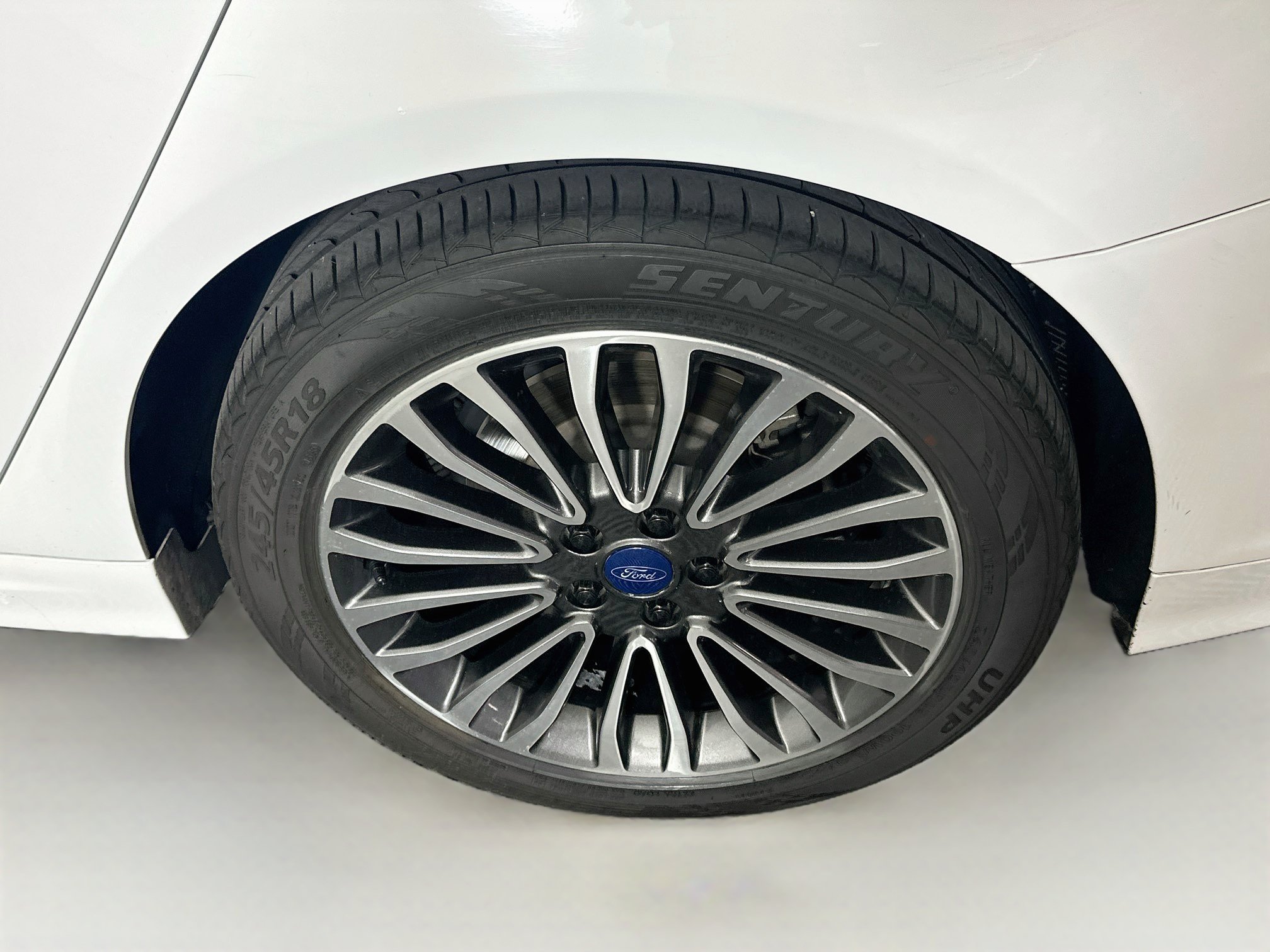 Used 2018 Ford Fusion SE w/ Fusion SE Technology Package FWD image 11