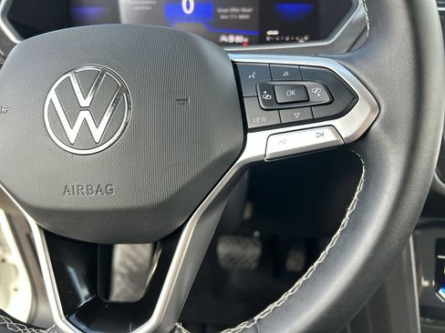 Used 2022 Volkswagen Tiguan SE FWD image 21