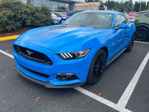 Used 2017 Ford Mustang GT Premium w/ GT Performance Package RWD image 3