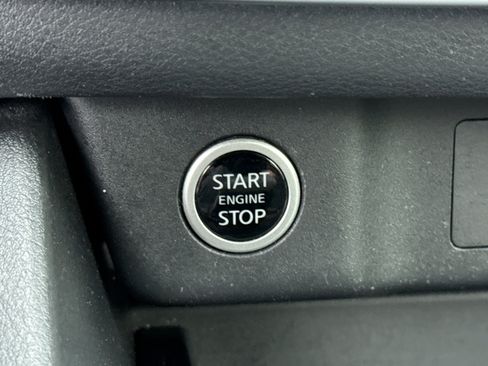 Used 2023 Nissan Rogue S AWD/4WD image 19