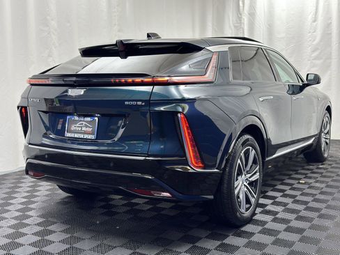 Used 2024 Cadillac Lyriq Luxury image 8