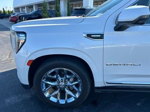 Used 2022 GMC Yukon Denali w/ Advanced Technology Package AWD/4WD image 13