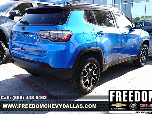 Used 2025 Jeep Compass Trailhawk AWD/4WD image 7