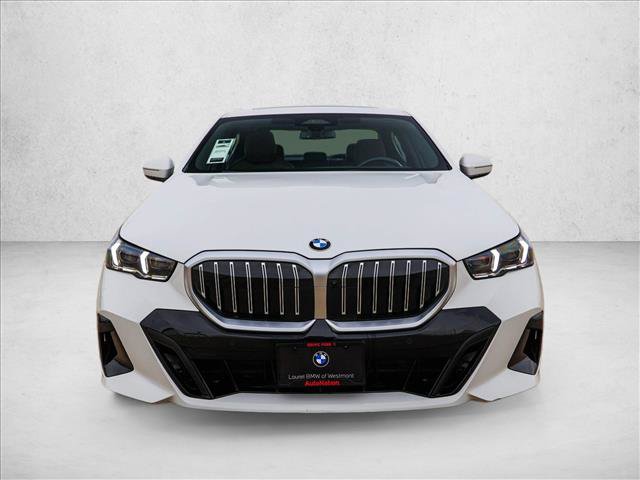 Used 2026 BMW 530i xDrive AWD/4WD image 2