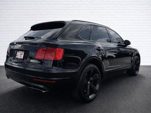 Used 2019 Bentley Bentayga image 4