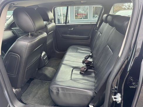 Used 2011 Cadillac DTS Limousine image 24