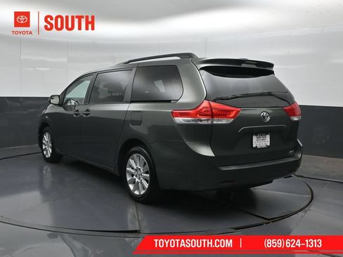 Used 2014 Toyota Sienna LE AWD/4WD image 8