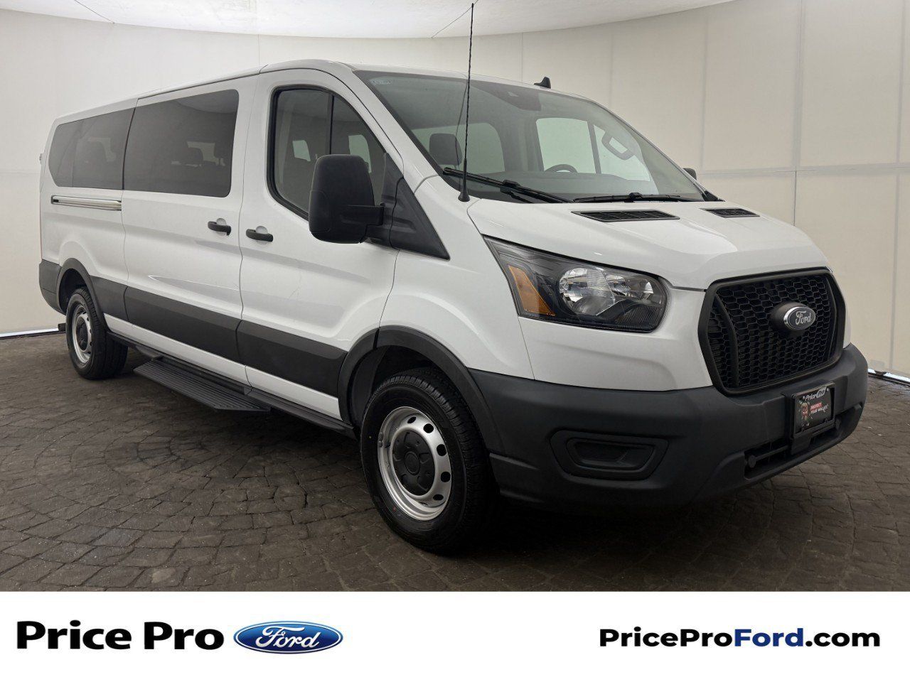 Used 2023 Ford Transit 350 XL RWD image 1