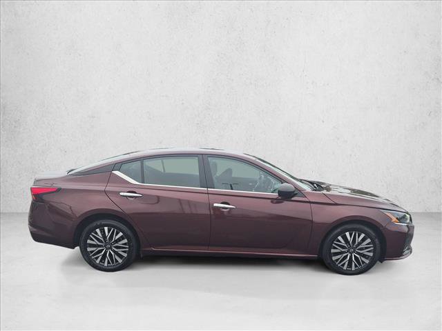 Used 2025 Nissan Altima 2.5 SV FWD image 4