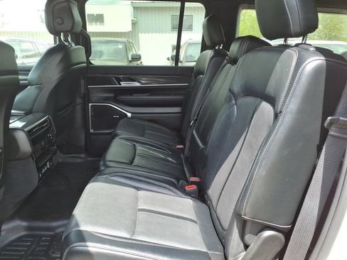 Used 2022 Jeep Wagoneer Series III AWD/4WD image 14