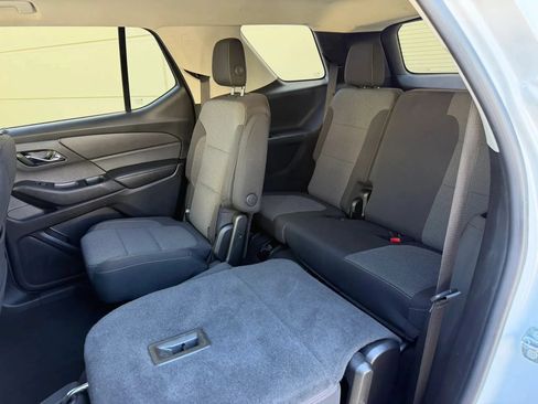 Used 2018 Chevrolet Traverse LT FWD image 15