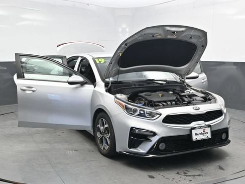 Used 2019 Kia Forte LXS FWD image 41