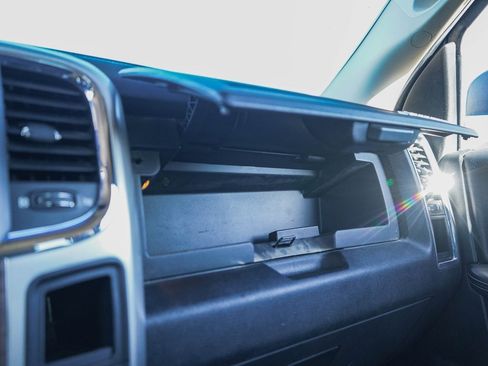 Used 2018 RAM 1500 Laramie image 13