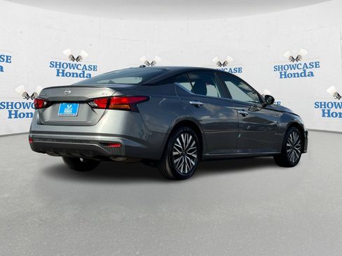 Used 2024 Nissan Altima 2.5 SV image 8