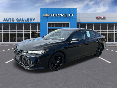 Used 2022 Toyota Avalon XSE image 1