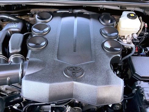 Used 2021 Toyota 4Runner TRD Off-Road Premium image 32