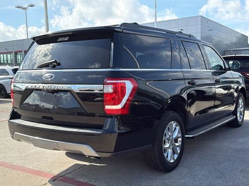 Used 2021 Ford Expedition Max XLT image 3