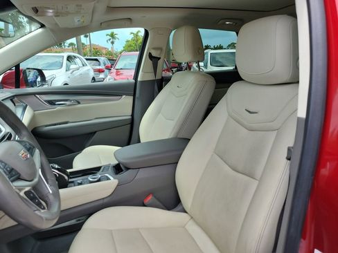 Certified 2022 Cadillac XT5 Premium Luxury w/ LPO, Premium Carpet Package FWD image 21