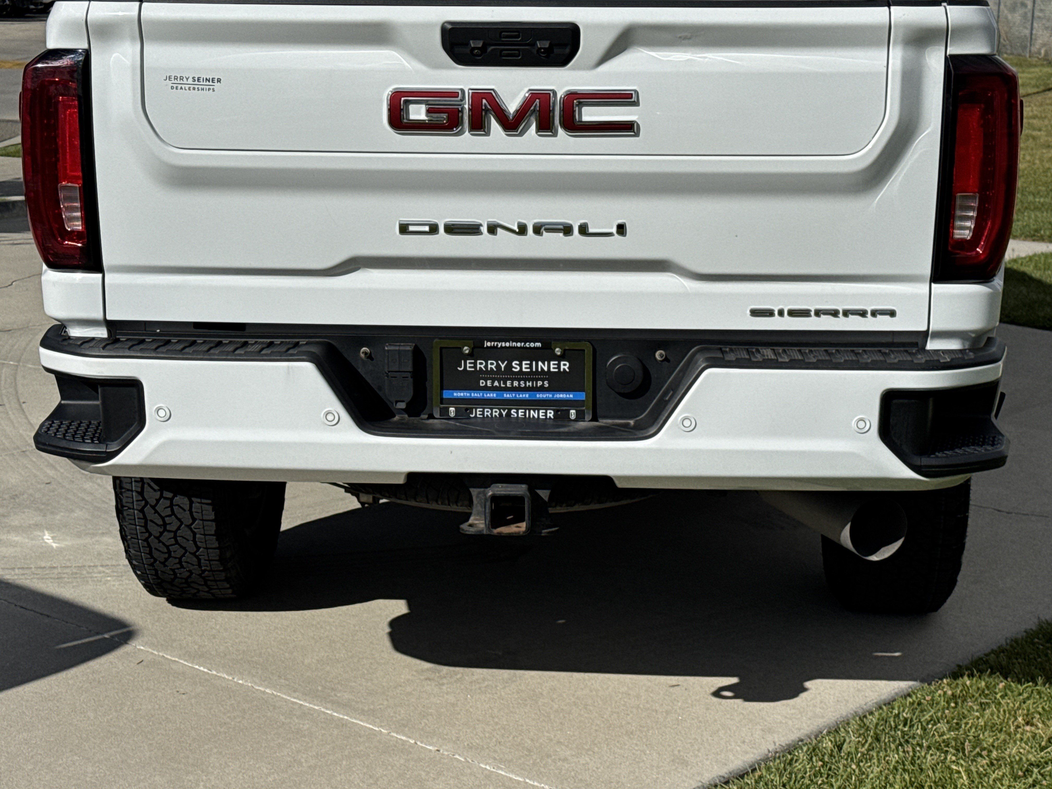 Used 2023 GMC Sierra 3500 Denali w/ Denali Ultimate Package AWD/4WD image 16
